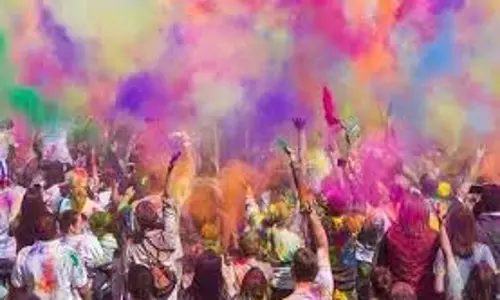 Holi 2026: रंग और गुलाल खेलने से पहले करें ये 3 काम, होली का त्योहार बनेगा मंगलमय Holi 2026: रंग और गुलाल खेलने से पहले करें ये 3 काम, होली का त्योहार बनेगा मंगलमय