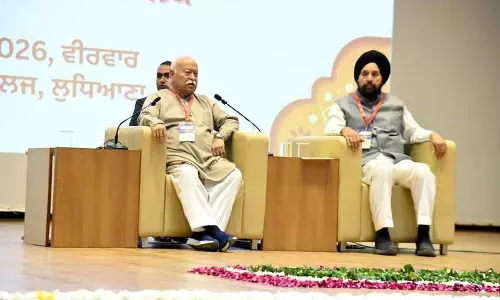 मोहन भागवत ने एकता की वकालत की, कहा कि RSS देश की सेवा करता है मोहन भागवत ने एकता की वकालत की, कहा कि RSS देश की सेवा करता है