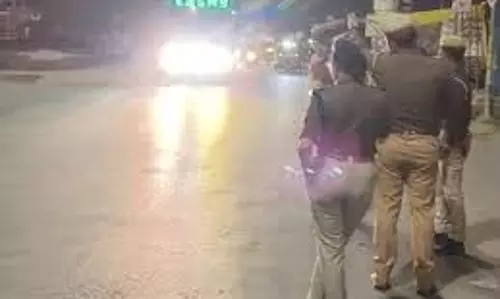 Up News: :त्योहारों को लेकर पुलिस सख्त, अवैध साउंड सिस्टम हटाए गए Up News: :त्योहारों को लेकर पुलिस सख्त, अवैध साउंड सिस्टम हटाए गए