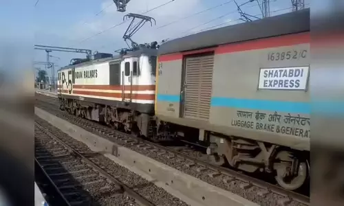 स्कूलों और शताब्दी एक्सप्रेस को बम से उड़ाने की धमकी, परिसरों की सघन जांच