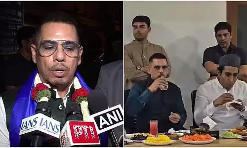 Robert वाड्रा बेंगलुरु में: इस्कॉन मंदिर गए; मस्जिद में नमाज़ पढ़ी, इफ्तार पार्टी में शामिल हुए Robert वाड्रा बेंगलुरु में: इस्कॉन मंदिर गए; मस्जिद में नमाज़ पढ़ी, इफ्तार पार्टी में शामिल हुए
