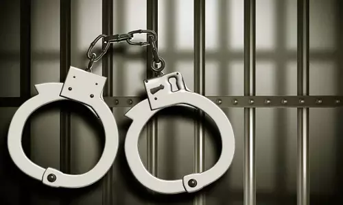 ई-रिक्शा यात्री से ब्लेड दिखाकर लूट, पुलिस ने दो बदमाशों को किया गिरफ्तार ई-रिक्शा यात्री से ब्लेड दिखाकर लूट, पुलिस ने दो बदमाशों को किया गिरफ्तार