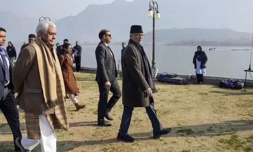 उपराष्ट्रपति राधाकृष्णन ने Srinagar में डल झील पर शिकारा की सवारी का आनंद लिया