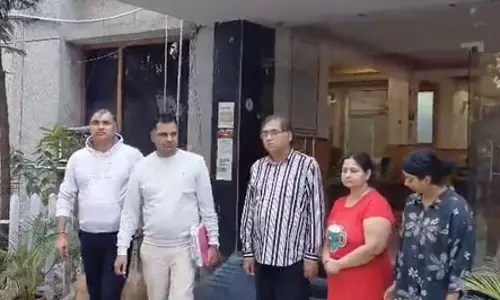 एक ही फ्लैट कई लोगों को बेचा, आरोपी पति-पत्नी गिरफ्तार