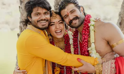 Vijay के भाई आनंद ने रश्मिका को वादिना कहकर बुलाया; परिवार में उनका स्वागत किया Vijay के भाई आनंद ने रश्मिका को वादिना कहकर बुलाया; परिवार में उनका स्वागत किया