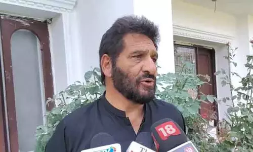 PDP के इकबाल ट्रंबू ने घरेलू, कमर्शियल कंज्यूमर्स के लिए माफी मांगी PDP के इकबाल ट्रंबू ने घरेलू, कमर्शियल कंज्यूमर्स के लिए माफी मांगी
