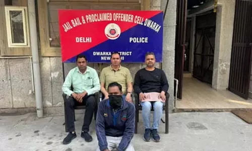 पुलिस ने दो शराब तस्करों को किया गिरफ्तार, काफी समय से चल रहे थे फरार पुलिस ने दो शराब तस्करों को किया गिरफ्तार, काफी समय से चल रहे थे फरार