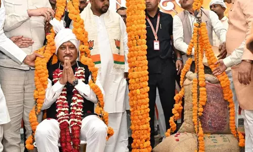 CM विष्णुदेव साय को धान से तौलकर प्रदेश के अन्नदाताओं ने जताया आभार CM विष्णुदेव साय को धान से तौलकर प्रदेश के अन्नदाताओं ने जताया आभार