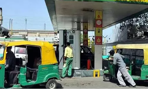 SETC और टोरेंट गैस ने नागपट्टिनम में CNG रीफ्यूलिंग स्टेशन लॉन्च किया SETC और टोरेंट गैस ने नागपट्टिनम में CNG रीफ्यूलिंग स्टेशन लॉन्च किया