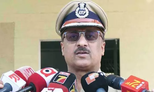 Odisha DGP की माओवादियों को कड़ी चेतावनी, सरेंडर करो या कार्रवाई का सामना करो Odisha DGP की माओवादियों को कड़ी चेतावनी, सरेंडर करो या कार्रवाई का सामना करो