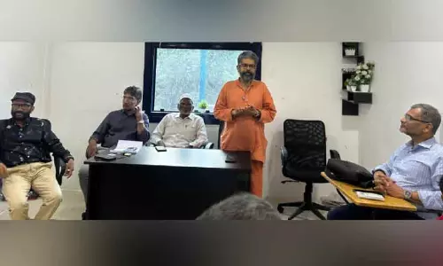 भक्तों में आलोचना करने का साहस होना चाहिए - Swami विश्वभद्रानंद शक्तिबोधि भक्तों में आलोचना करने का साहस होना चाहिए - Swami विश्वभद्रानंद शक्तिबोधि