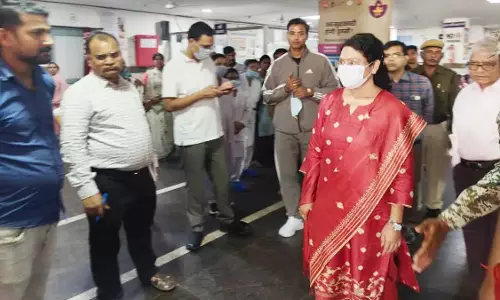 कलेक्टर ने डॉक्टर और कई कर्मचारियों को थमाया कारण बताओ नोटिस