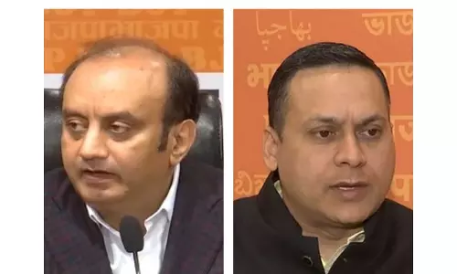 BJP का केजरीवाल पर हमला: ईमानदार थे तो शराब नीति क्यों वापस ली? BJP का केजरीवाल पर हमला: ईमानदार थे तो शराब नीति क्यों वापस ली?