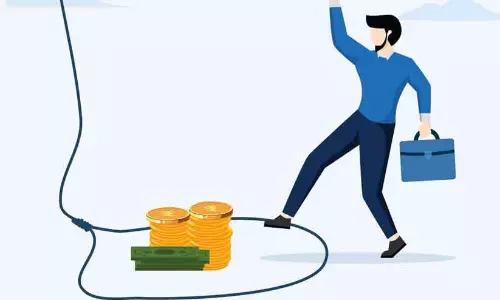 Loan fraud ; युवक का UK वीज़ा रद्द, दो के खिलाफ केस दर्ज