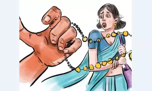 Uttarakhand में सोने की चेन छीनने के आरोप में मेडिकल कॉलेज के 2 छात्र गिरफ्तार Uttarakhand में सोने की चेन छीनने के आरोप में मेडिकल कॉलेज के 2 छात्र गिरफ्तार