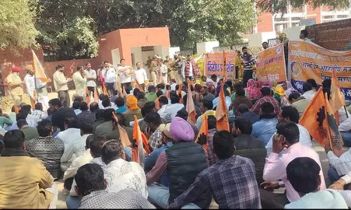 मज़दूरों के अधिकारों के लिए मज़दूर यूनियन ने Sirsa में विरोध प्रदर्शन किया