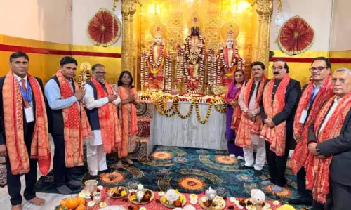 संसदीय प्रतिनिधिमंडल ने Jammu में डोगरा विरासत का दौरा किया संसदीय प्रतिनिधिमंडल ने Jammu में डोगरा विरासत का दौरा किया