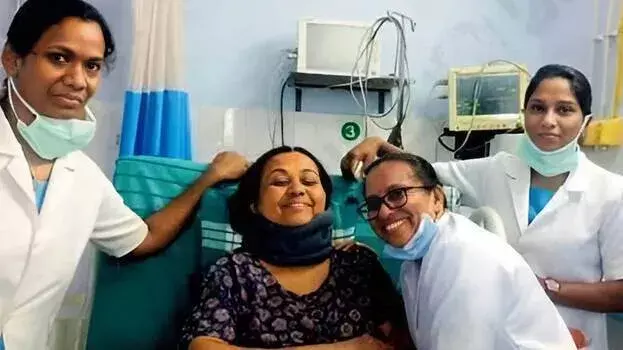 हेल्थ वर्कर ने बताया, ICU में वीना जॉर्ज के साथ सेल्फी हेल्थ वर्कर ने बताया, ICU में वीना जॉर्ज के साथ सेल्फी