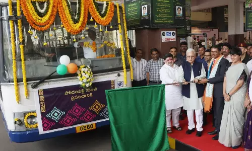 Telangana RTC ने स्थानीय कलाओं को बढ़ावा देने के लिए ‘जीआई ऑन व्हील्स’ बसें शुरू कीं