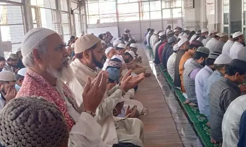 Farrukhabad: रमजान के दूसरे जुमे की नमाज संपन्न