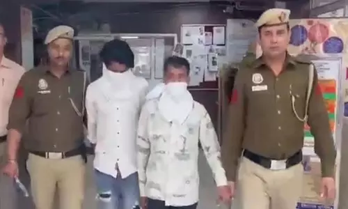 New Delhi: ई-रिक्शा में सहयात्री को लूटने के आरोप में 2 गिरफ्तार
