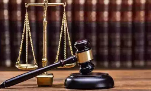 23 साल बाद सलाखों से बाहर आया बेगुनाह पिता, 5 साल के बेटे की झूठी गवाही ने बनाया था कातिल 23 साल बाद सलाखों से बाहर आया बेगुनाह पिता, 5 साल के बेटे की झूठी गवाही ने बनाया था कातिल