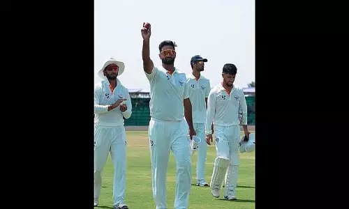 Sourav Ganguly ने कहा, औकीब नबी राष्ट्रीय टीम में जगह बनाने की राह पर Sourav Ganguly ने कहा, औकीब नबी राष्ट्रीय टीम में जगह बनाने की राह पर