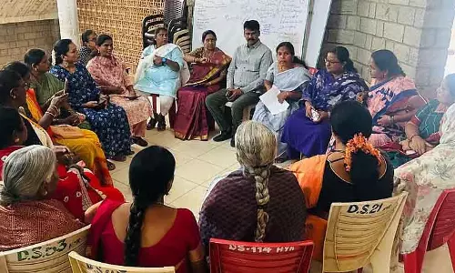 महिला सशक्तिकरण को बढ़ावा देने के लिए गारंटी योजनाएं : Congress महिला सशक्तिकरण को बढ़ावा देने के लिए गारंटी योजनाएं : Congress