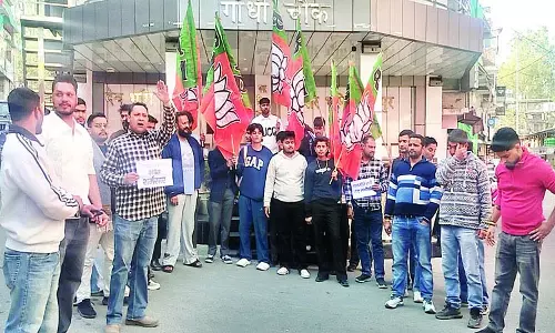 प्रदेश सरकार ने दिया आरोपियों को संरक्षण