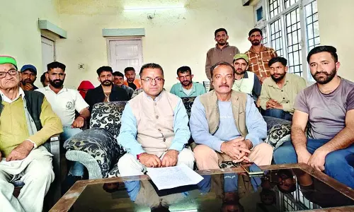 तय मानकों पर नहीं हो रहा सडक़ का काम