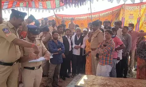 Karla Rajesh के शव का दूसरा पोस्टमार्टम किया गया Karla Rajesh के शव का दूसरा पोस्टमार्टम किया गया