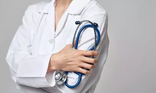Bareilly: लंबे समय से अनुपस्थित 43 डॉक्टरों पर गिरी गाज