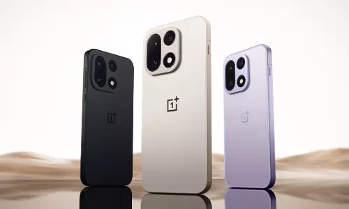 OnePlus 15T होगा मिनी पावरहाउस! कॉम्पेक्ट डिजाइन, बड़ी बैटरी, 100W फास्ट चार्जिंग