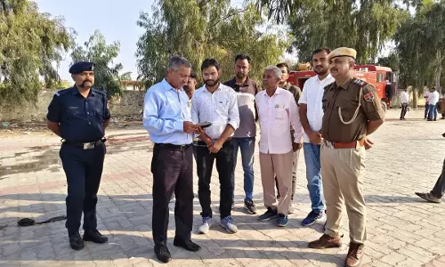Bareilly: बाड़मेर में मॉक ड्रिल के दौरान दिखा विभागों का बेहतरीन तालमेल Bareilly: बाड़मेर में मॉक ड्रिल के दौरान दिखा विभागों का बेहतरीन तालमेल