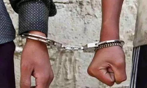 भाई ने भाई की हत्या की; पिता पर मामले को दबाने का आरोप