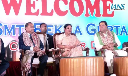 CM रेखा गुप्ता ने किराना समिति द्वारा आयोजित होली मंगल मिलन कार्यक्रम में लिया भाग