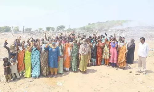 Mancherial  में कचरा जलाने से घरों में धुआँ, लोग परेशान