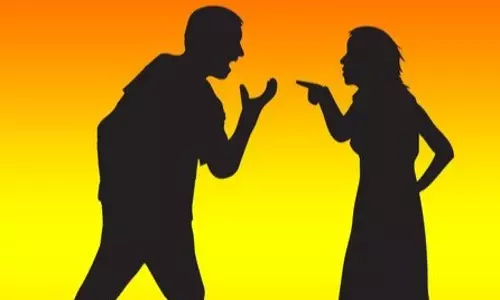 Medinipur: घाटाल में टूटी सड़कों पर सियासत तेज Medinipur: घाटाल में टूटी सड़कों पर सियासत तेज