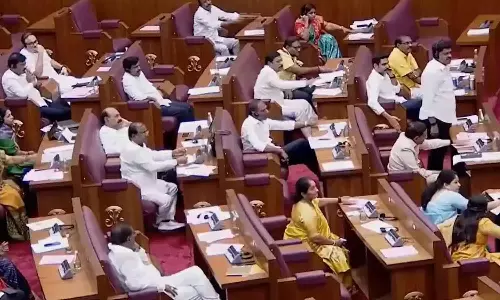 Chairman Koye Moshenu ने हाउस में रुकावट रोकने की अपील की Chairman Koye Moshenu ने हाउस में रुकावट रोकने की अपील की
