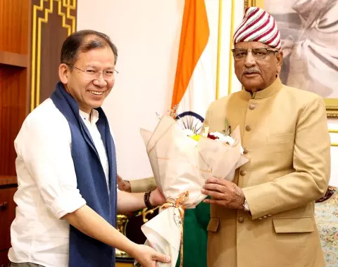 Sikkim: कैप सिक्किम नेतृत्व ने राज्यपाल माथुर से मुलाकात की Sikkim: कैप सिक्किम नेतृत्व ने राज्यपाल माथुर से मुलाकात की