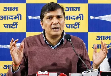 नौकरी से निकाले गए हजारों कर्मचारियों के समर्थन में आप करेगी आवाज बुलंद, 1 मार्च को विशाल जनसभा नौकरी से निकाले गए हजारों कर्मचारियों के समर्थन में आप करेगी आवाज बुलंद, 1 मार्च को विशाल जनसभा