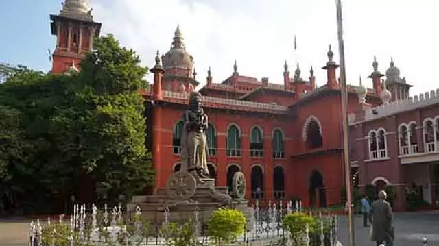 नगर निगम प्रशासन विभाग में नियुक्ति में अनियमितता: AIADMK ने सुप्रीम कोर्ट में अपील की नगर निगम प्रशासन विभाग में नियुक्ति में अनियमितता: AIADMK ने सुप्रीम कोर्ट में अपील की