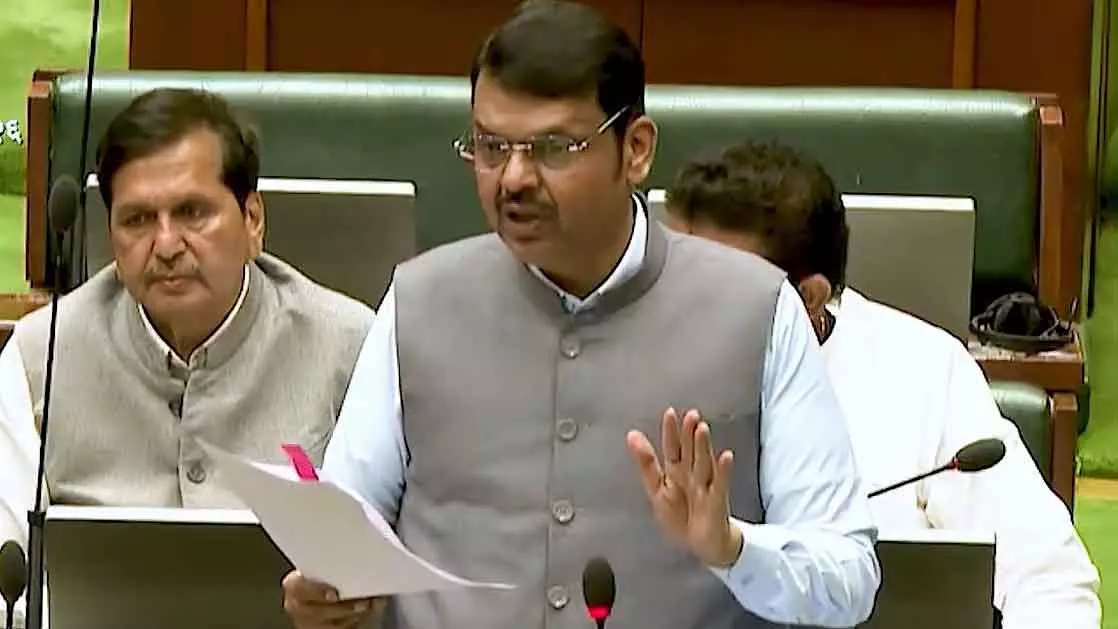 Maharashtra के CM देवेंद्र फडणवीस ने इतिहास में बदलाव का बचाव किया Maharashtra के CM देवेंद्र फडणवीस ने इतिहास में बदलाव का बचाव किया