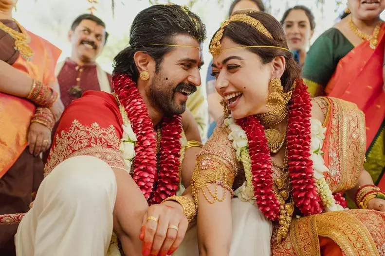 Nani, Sundeep Kishan ने विजय - रश्मिका को साथ में खुशहाल ज़िंदगी की शुभकामनाएं दीं! Nani, Sundeep Kishan ने विजय - रश्मिका को साथ में खुशहाल ज़िंदगी की शुभकामनाएं दीं!