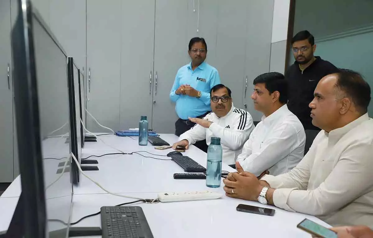 लीकेज ठीक करने के लिए शटडाउन के बाद पानी की सप्लाई 10 MLD बढ़ी, मेयर पुष्यमित्र भार्गव ने कहा लीकेज ठीक करने के लिए शटडाउन के बाद पानी की सप्लाई 10 MLD बढ़ी, मेयर पुष्यमित्र भार्गव ने कहा
