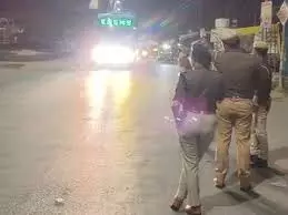 Up News: :त्योहारों को लेकर पुलिस सख्त, अवैध साउंड सिस्टम हटाए गए Up News: :त्योहारों को लेकर पुलिस सख्त, अवैध साउंड सिस्टम हटाए गए