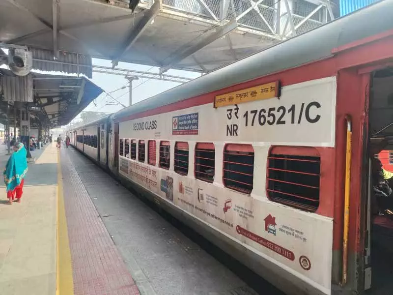 Amritsar-Nangal डैम एक्सप्रेस होला मोहल्ला से पहले फिर से शुरू हुई Amritsar-Nangal डैम एक्सप्रेस होला मोहल्ला से पहले फिर से शुरू हुई