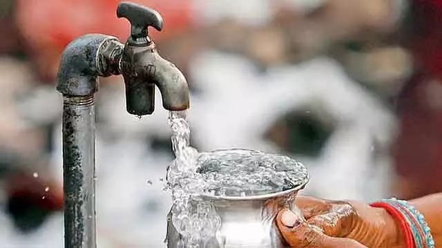 State में पीने का पानी भी दूषित: 2.46 लाख पानी के सैंपल में केमिकल, बैक्टीरिया मिले State में पीने का पानी भी दूषित: 2.46 लाख पानी के सैंपल में केमिकल, बैक्टीरिया मिले