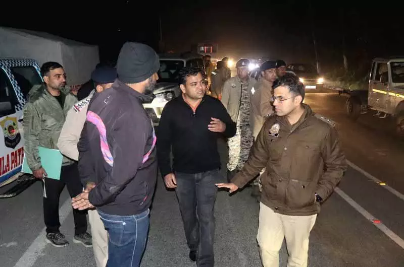 आधी रात के कोर्ट के आदेश से Shimla-Delhi पुलिस गतिरोध टूटा आधी रात के कोर्ट के आदेश से Shimla-Delhi पुलिस गतिरोध टूटा
