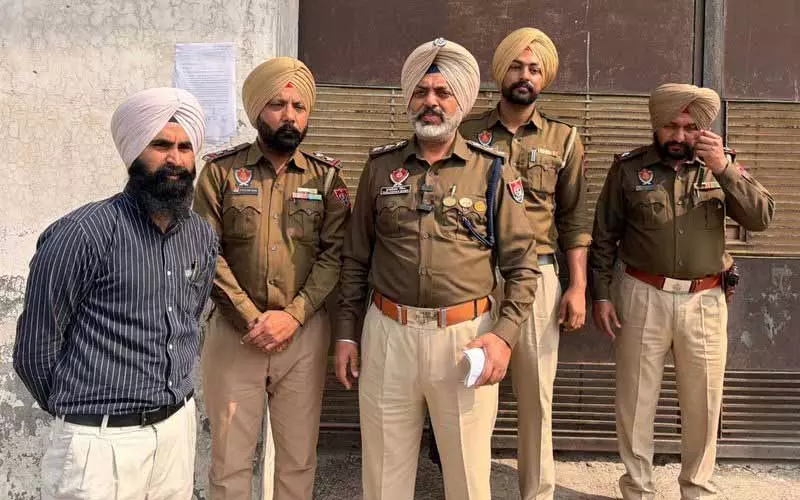 Ludhiana: ड्रग तस्कर की 1.27 करोड़ रुपये की संपत्ति कुर्क Ludhiana: ड्रग तस्कर की 1.27 करोड़ रुपये की संपत्ति कुर्क